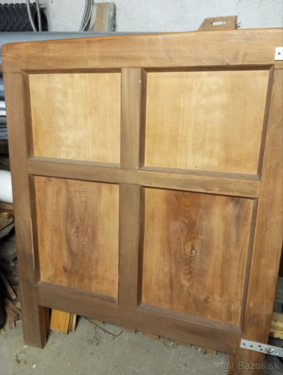 Predám manželskú posteľ na chalupu, + dve skrine, orech - 3