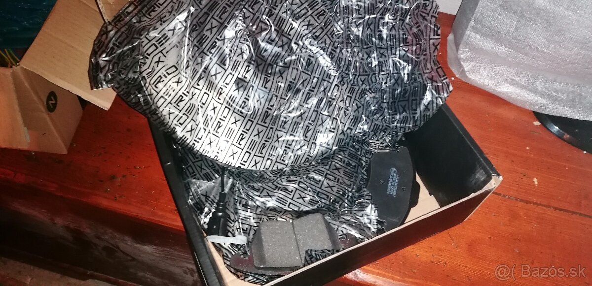 Nová sada predných bŕzd RIDEX 3405B0010 – kotúče + platničky - 3