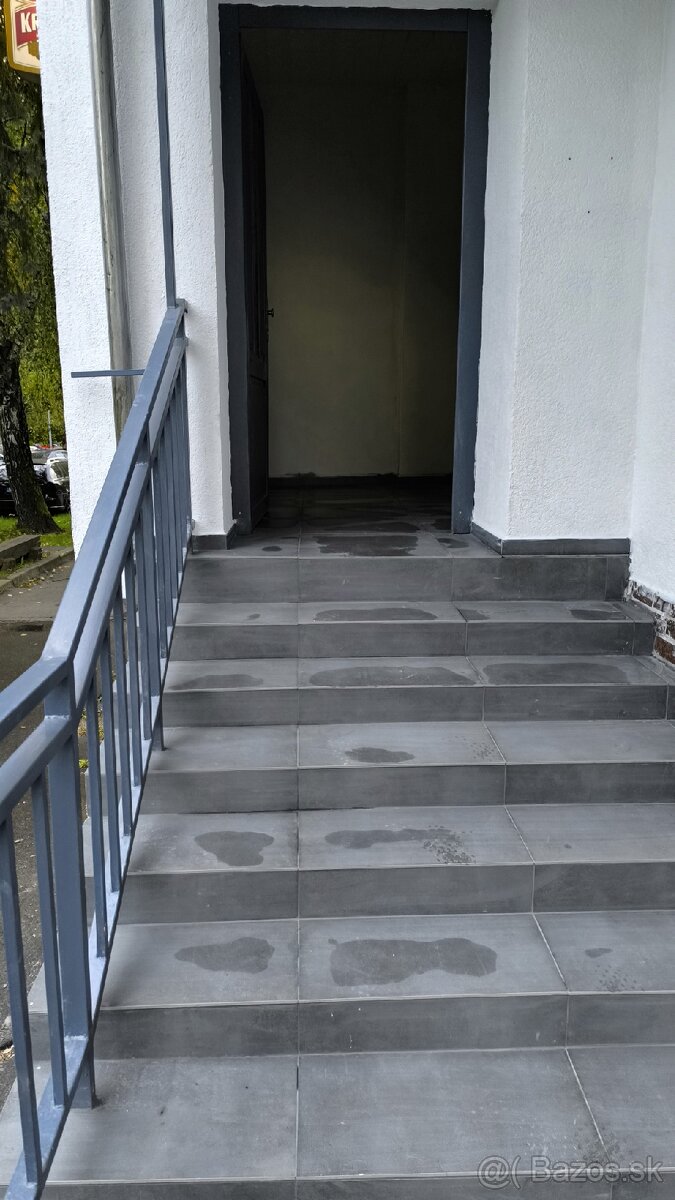 Prevádzková budova,obchodné priestory - 3