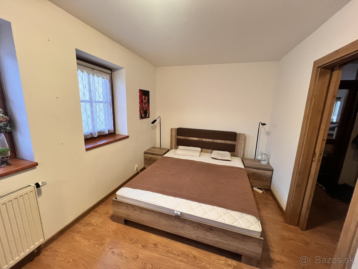 Prenajmeme 4-izbový byt v centre, 110m2 s balkónom - 3