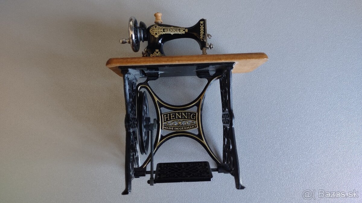 Šijací stroj mini vintage HENNIG - 3