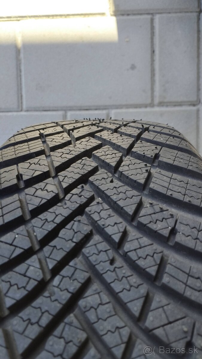 Zimné HANKOOK Winter icept 205/60 R16 96H - 3