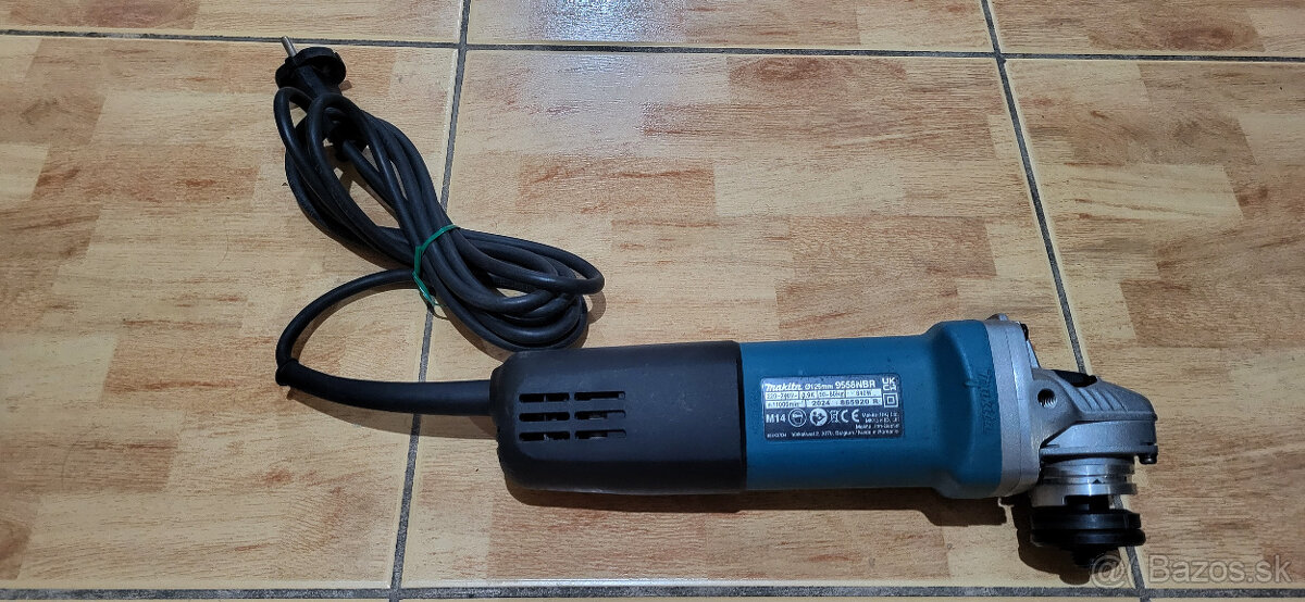 uhlová brúska MAKITA 9558NBR - 3