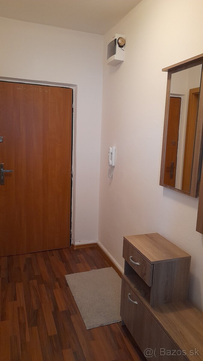 Prenájom 1-izbový byt, Vlčince - 3