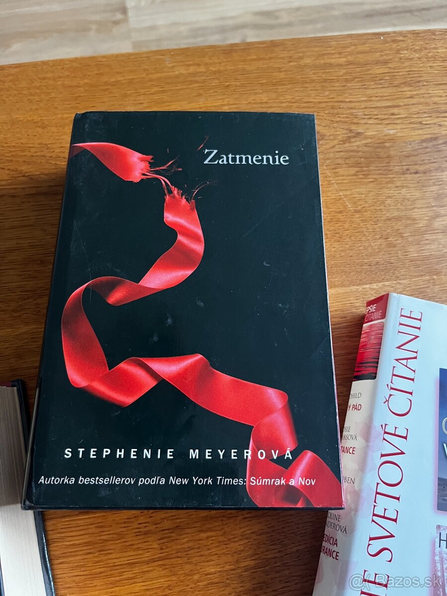 kniha Usvit Stephenie Meyer - 3