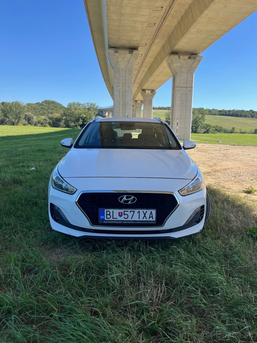 Hyundai i30 kombi 1,6 CRDI 85kw 7/2019 - 3