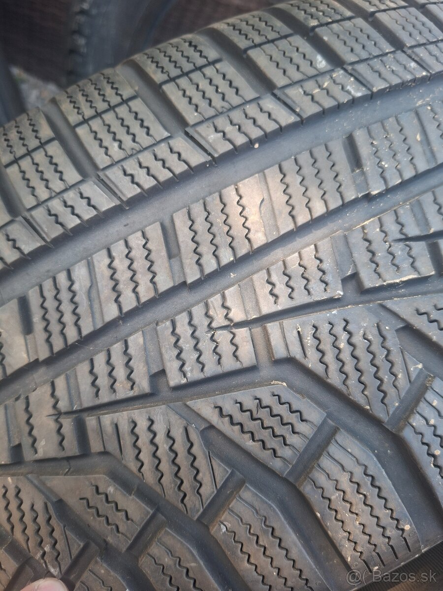 245/65R17 Hankook - 3