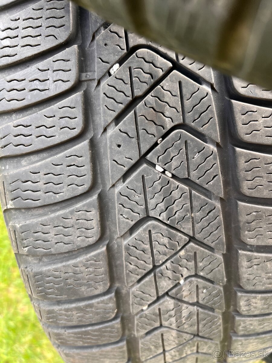 Zimne pneu Pirelli 215/50 R18 - 3