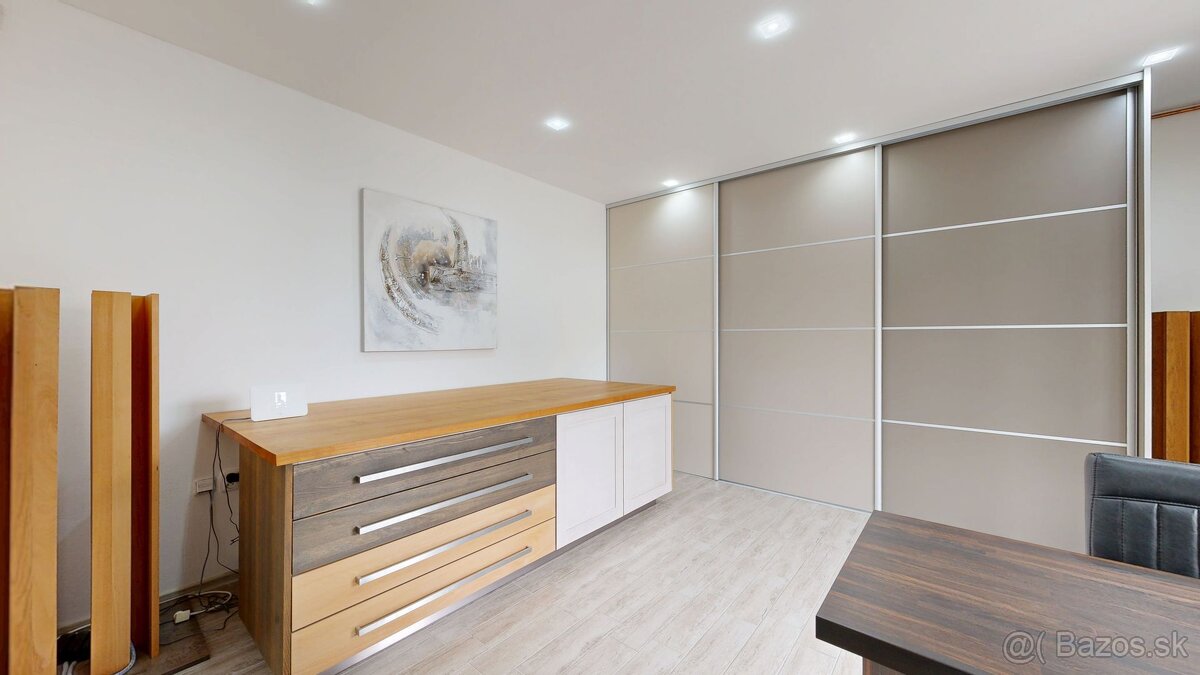 PREDAJ – VEĽKÝ 7-IZBOVÝ RODINNÝ DOM V TRNAVE, VHODNÝ NA BÝVA - 3