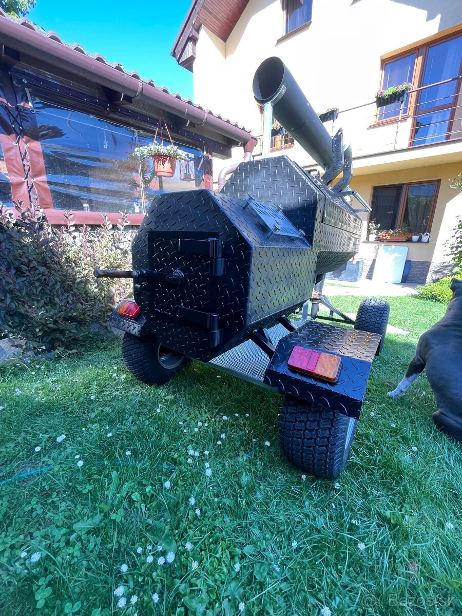 Gril lokomotíva s udiarňou - 3