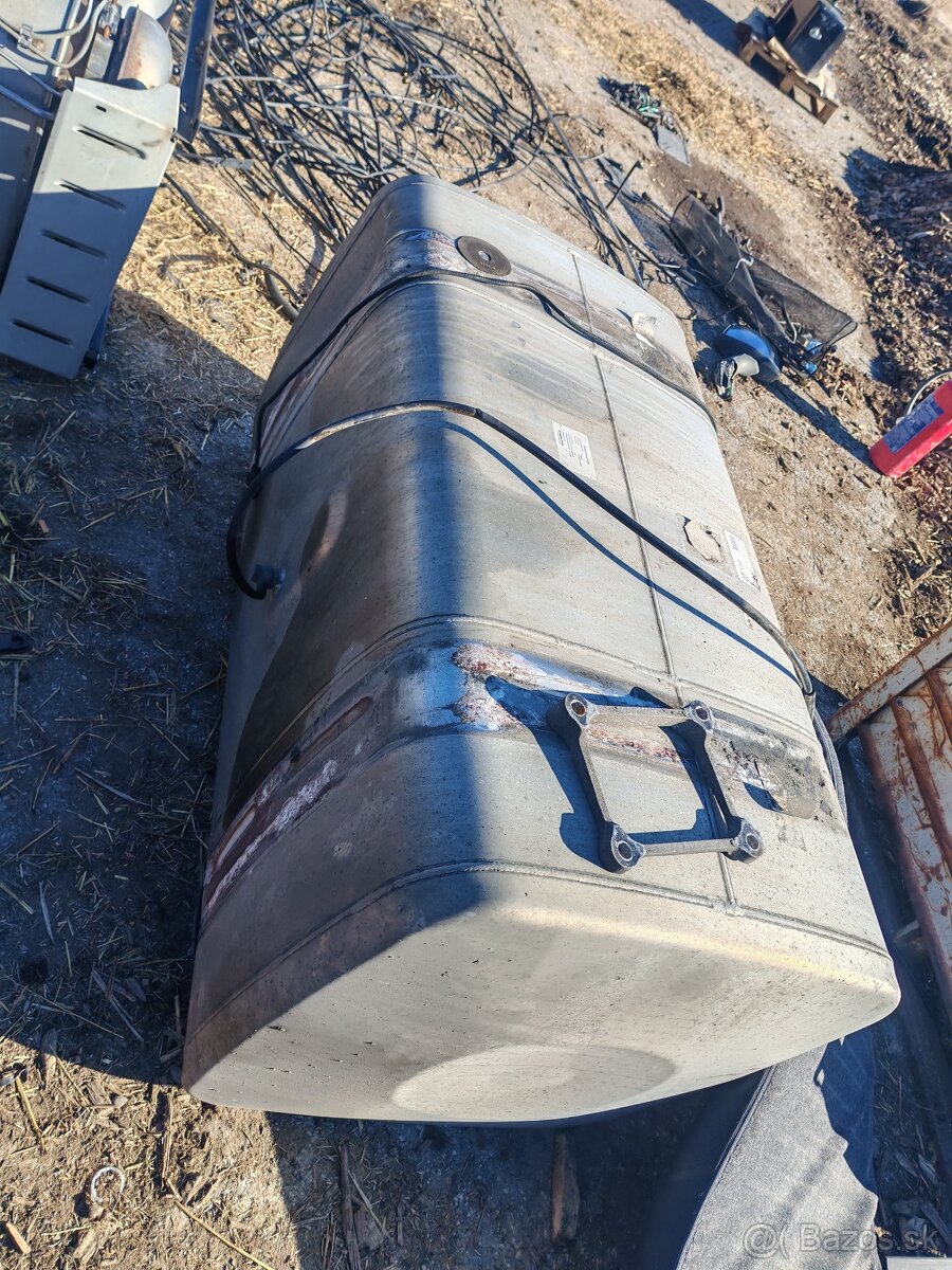 Nádrže na ťahač man - 3