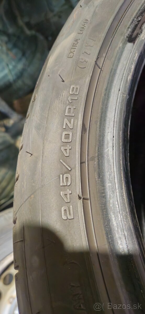 Dunlop 245/40R18 - 3