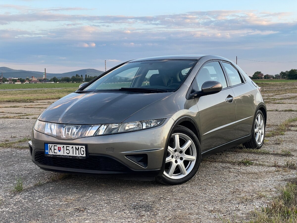 Honda Civic 1.8 VTEC, r. 2008, automat - 3