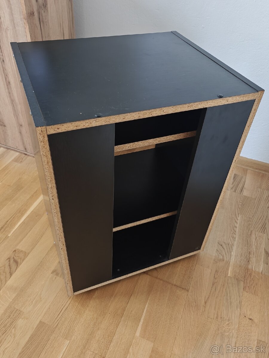 Skrinka na audio a pod televízor - 3