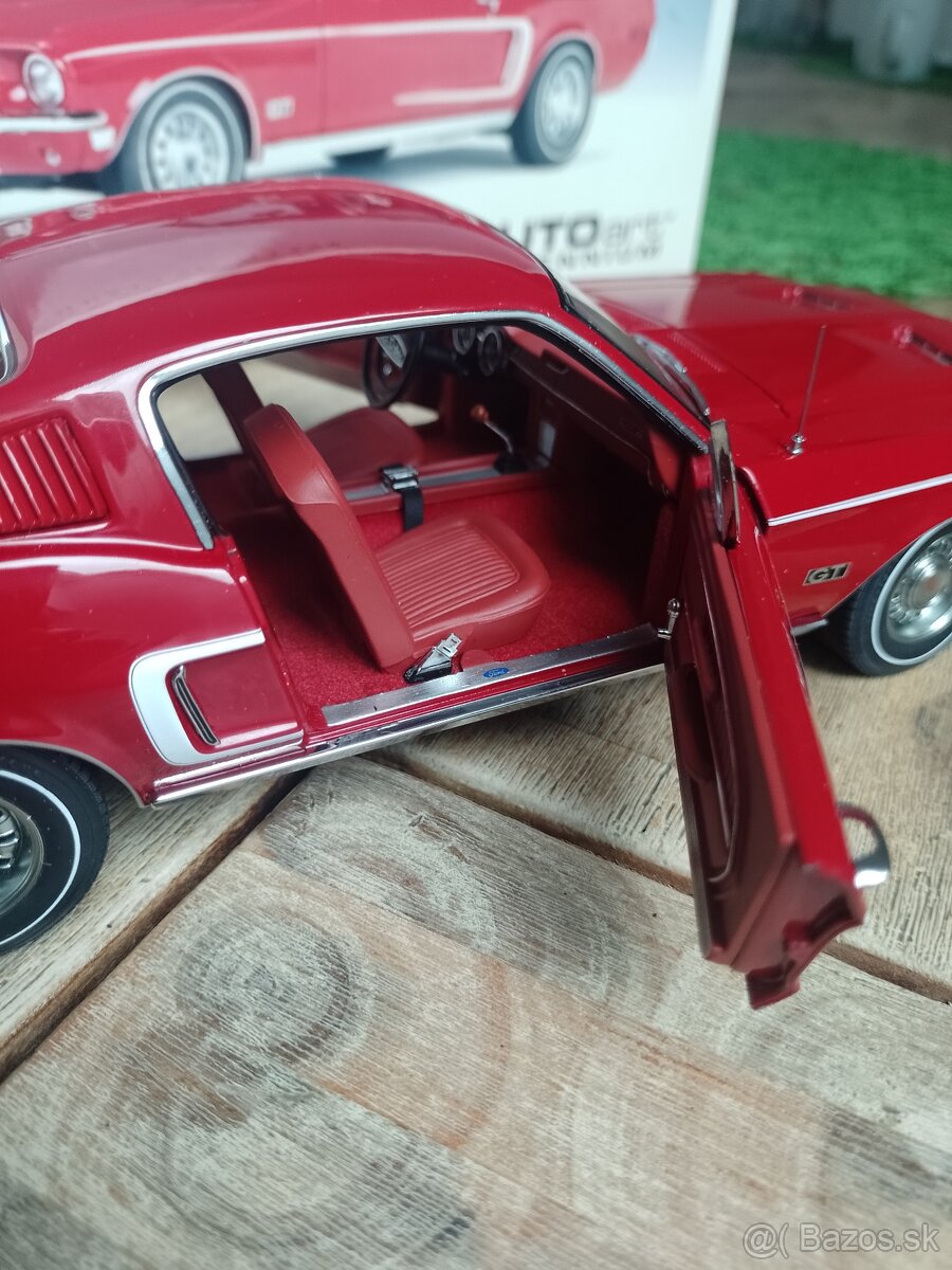 Mustang GT 1968 1/18 - 3
