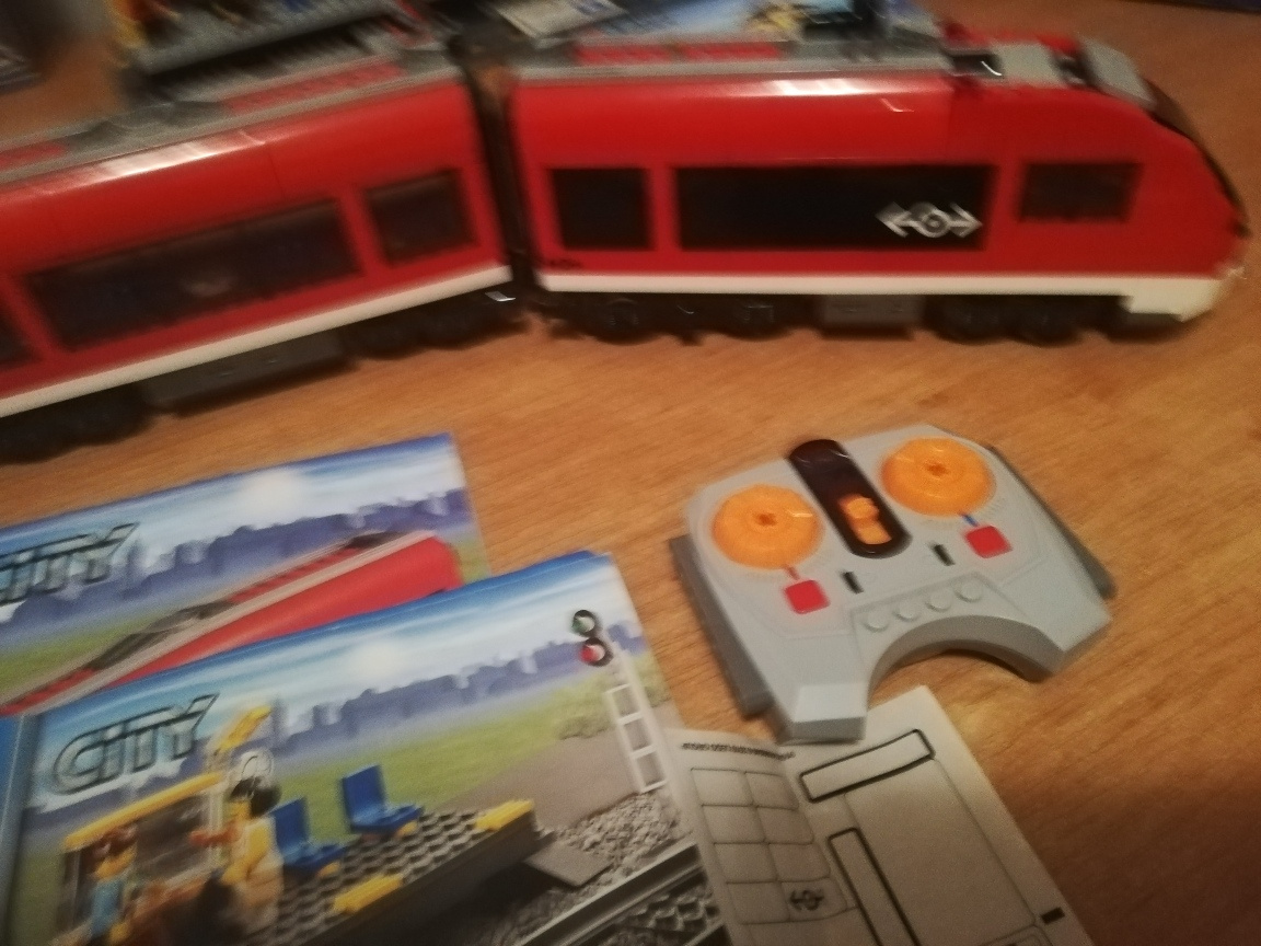 Lego 7938,7499 a 7895 - séria City - Osobný vlak + koľajnice - 3