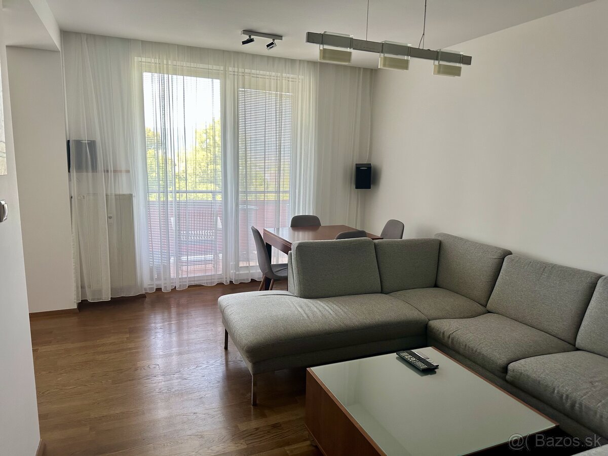Na predaj: štýlový 4-izbový v Prievidzi – Sídlisko Sever - 3