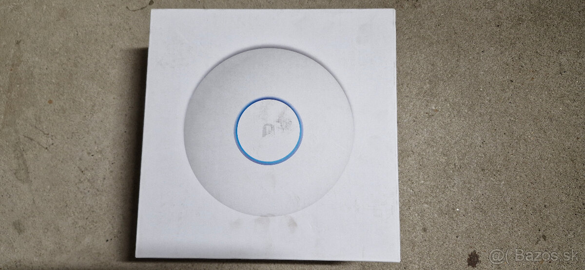 Predám 3 kusy Unifi UAP-AC-Pro - 3