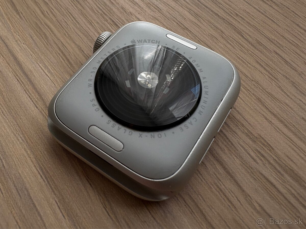 Apple Watch SE (2022) 40mm GPS strieborné - 3