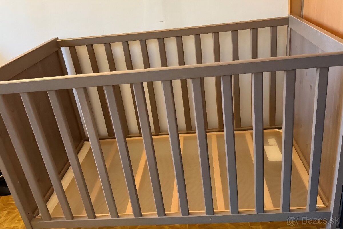 Postieľka a prebaľovací pult - 3