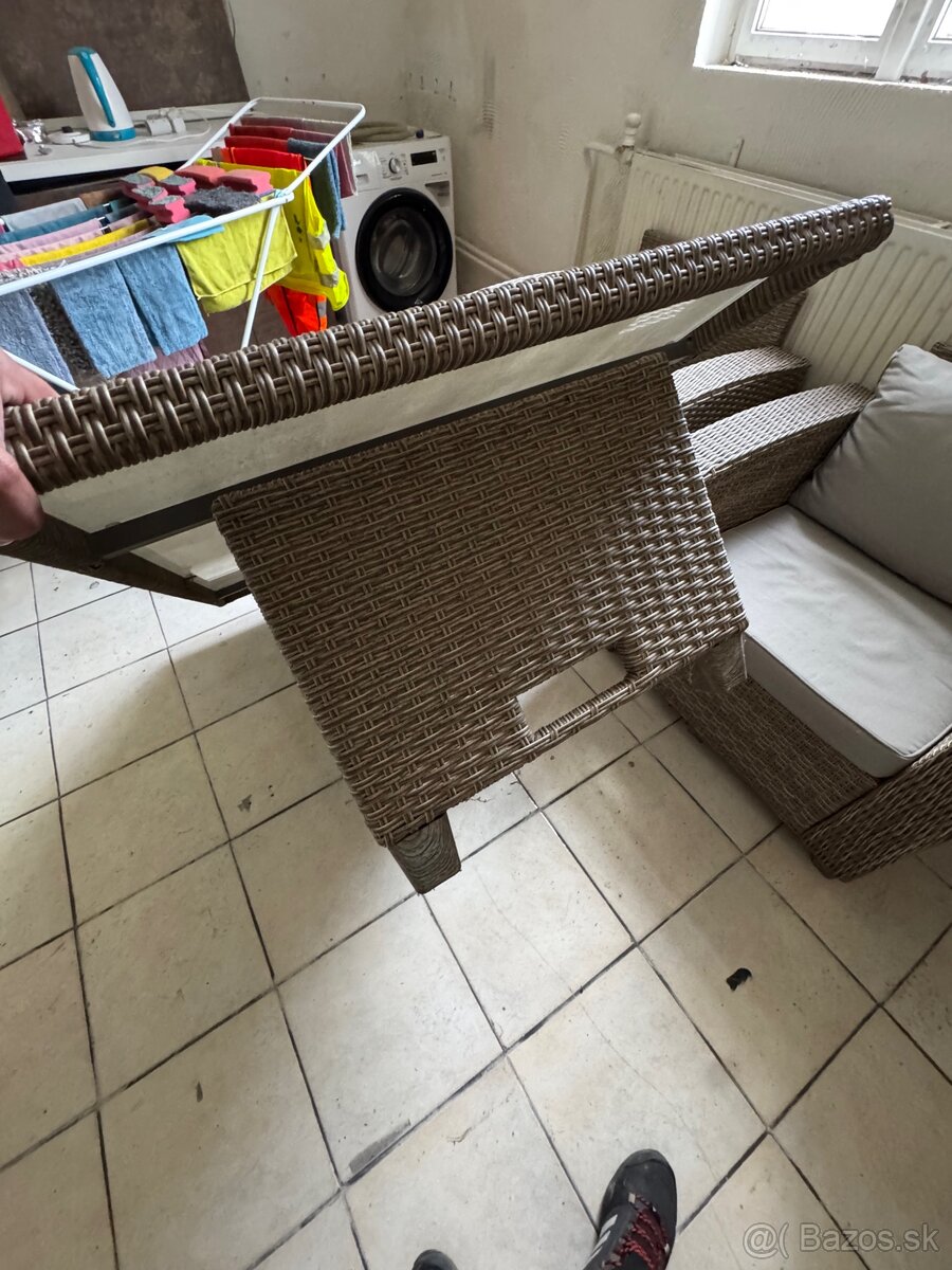 Ratanove sedenie - 3