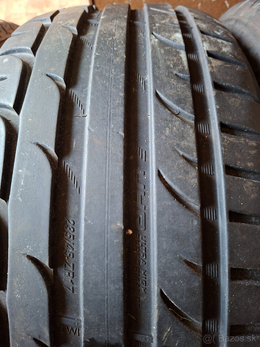 235 45 r17 letne - 3