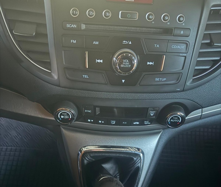 Honda CR-V 2.0i-VTEC, havarované - 3