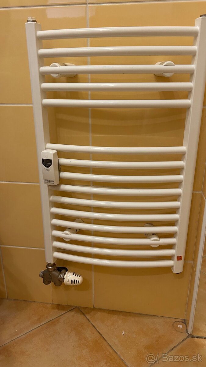 Závesný radiátor do kúpeľne - 3