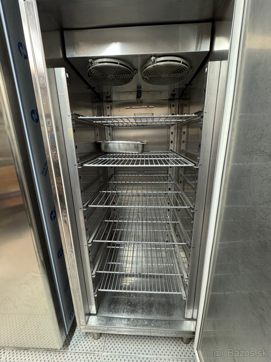 Profi mraznička COF - 3