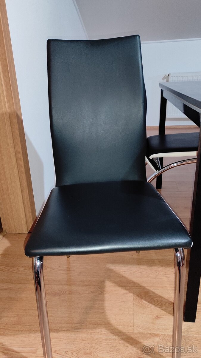 Jedalensky stôl a stoličky - 3