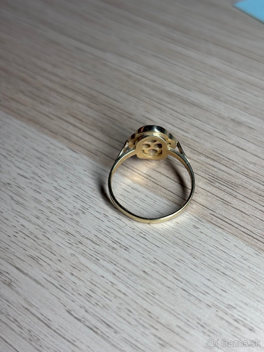 Strieborný pozlateny prsten s českým granátom - 3