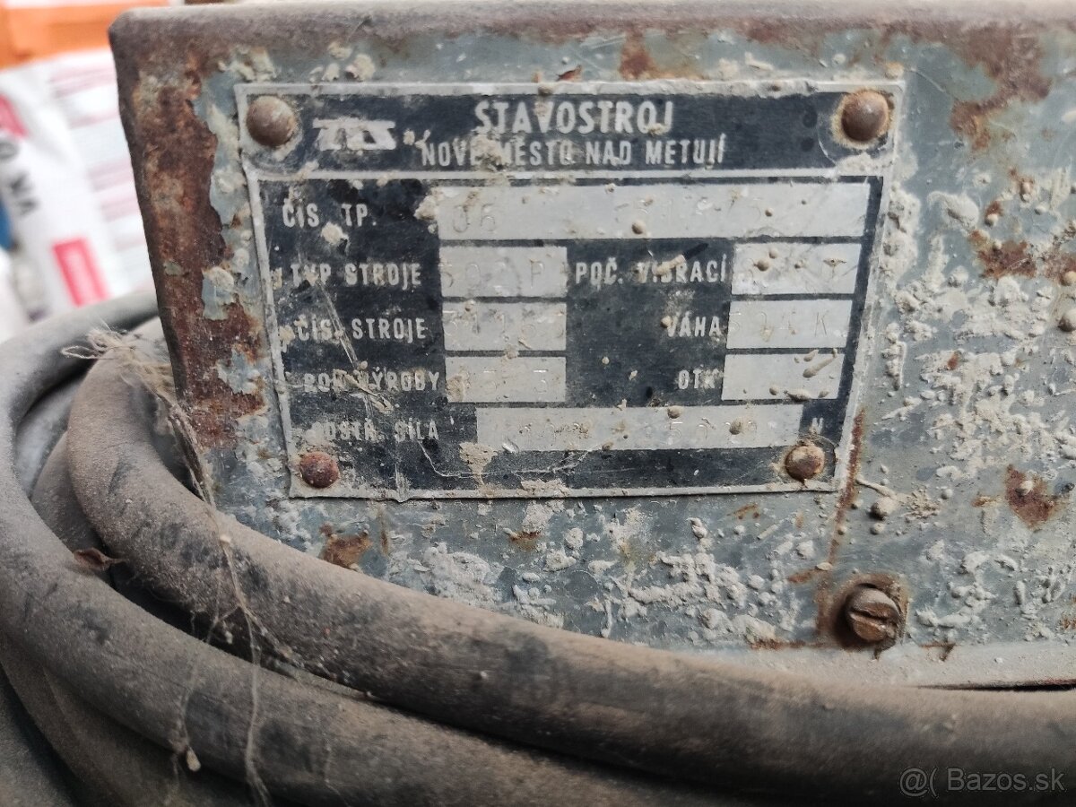 stavebny vibrátor na betón - 3