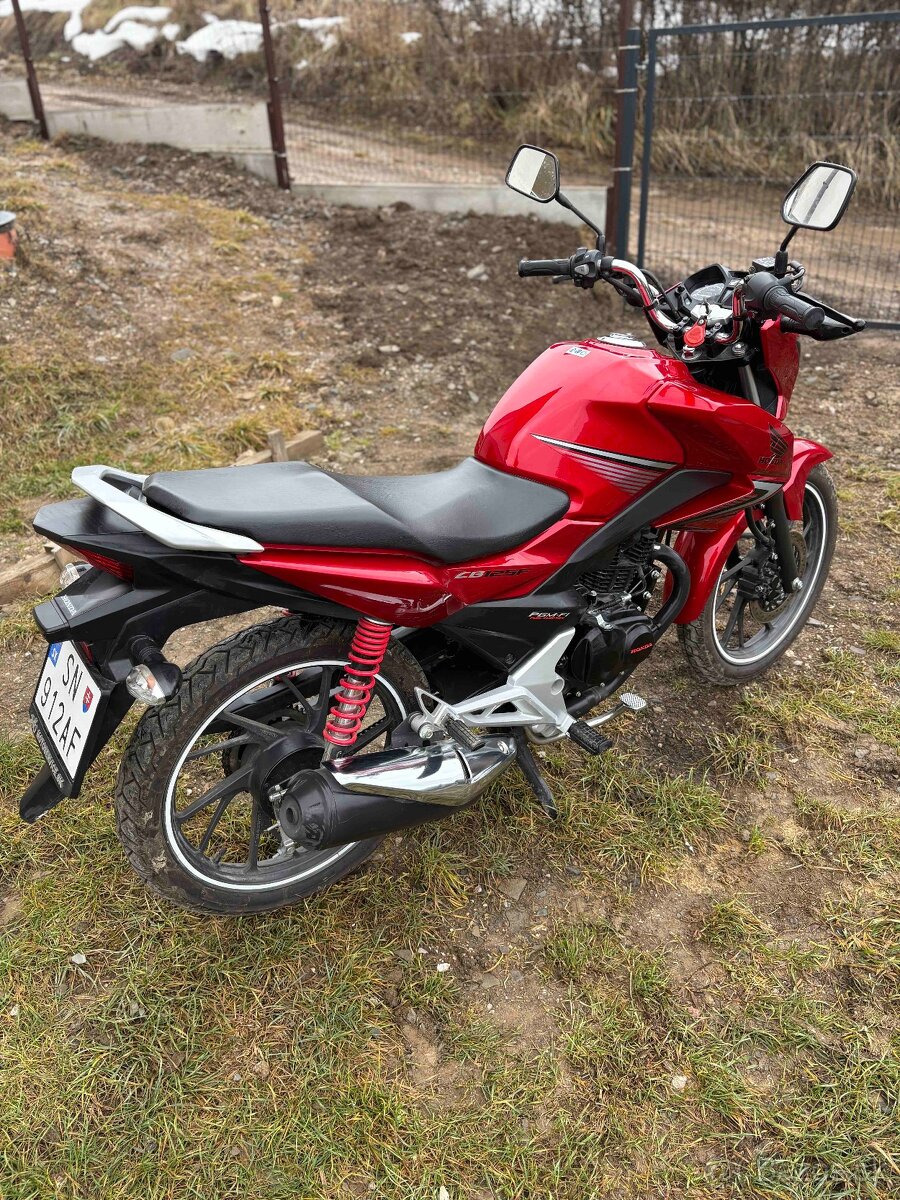 Honda CB125F - 3