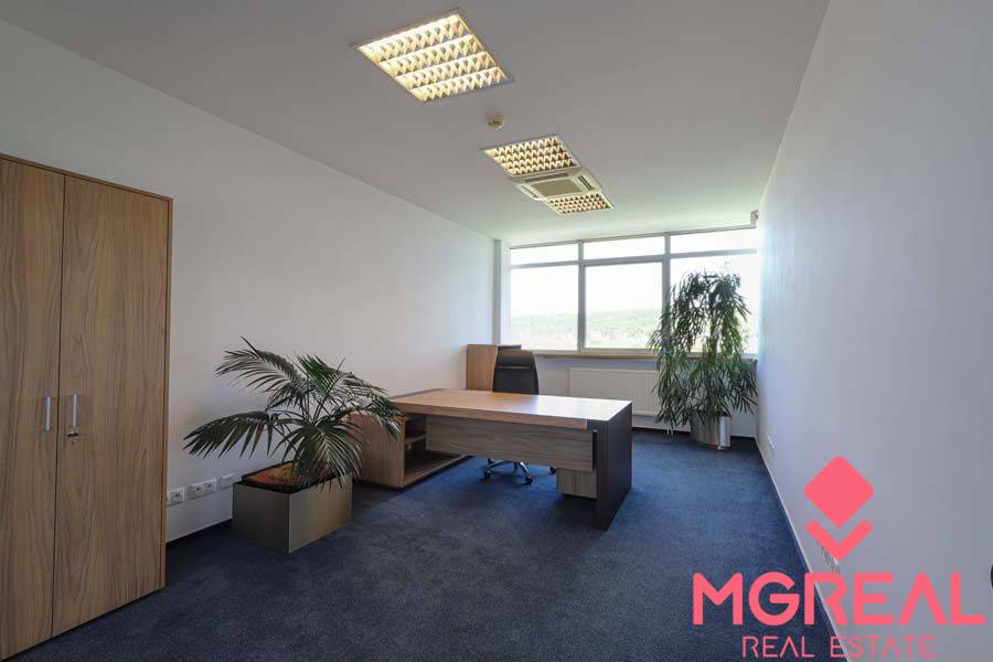 Prenájom kancelárií 627 m2 v Dúbravke. - 3
