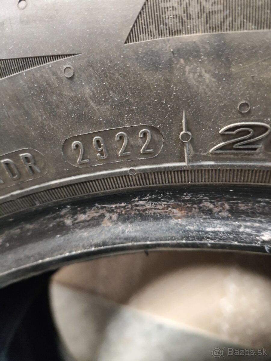 Predám 2ks zimné pneu 205/60/15 - 3