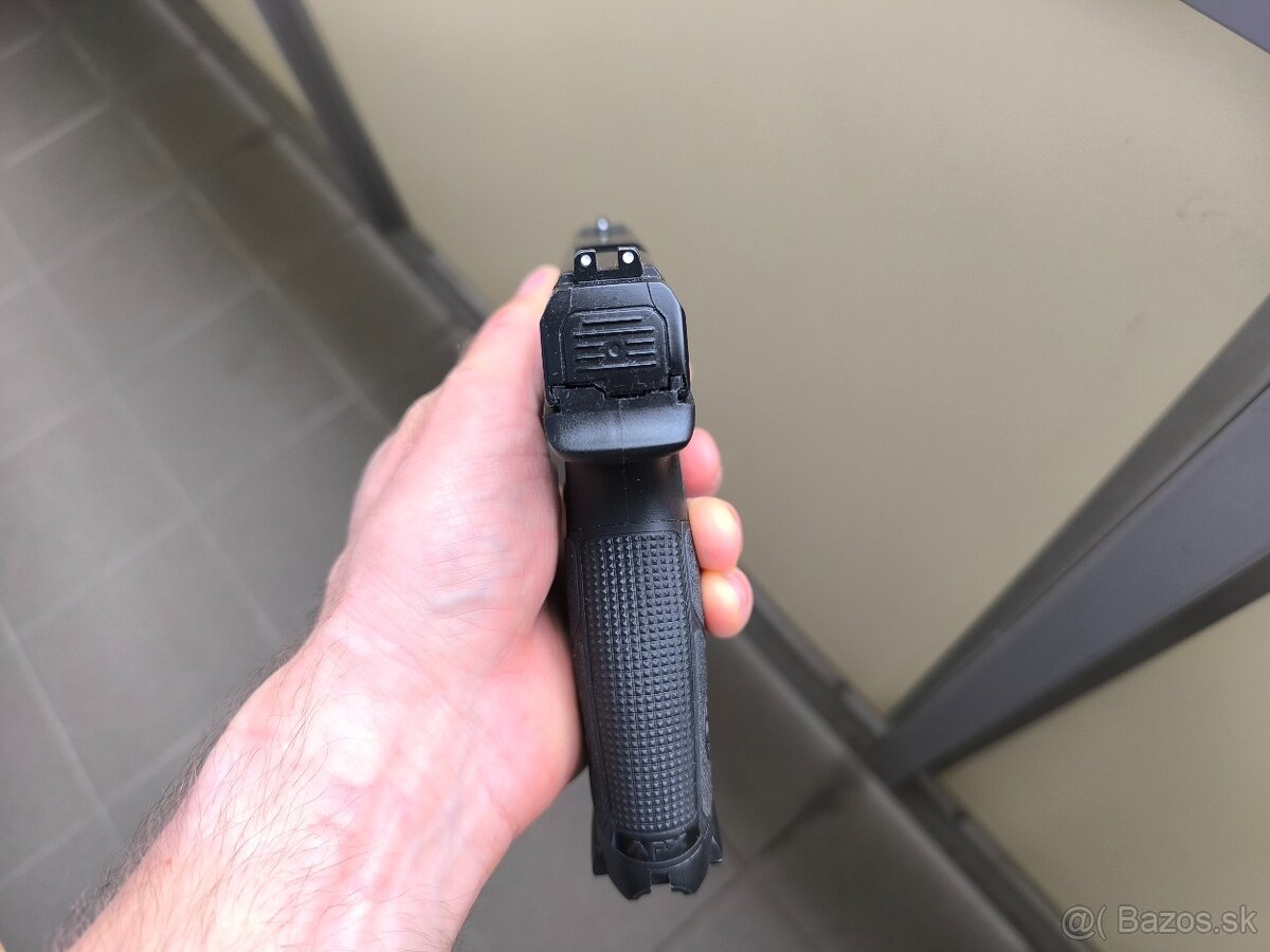 Beretta APX co2 - 3