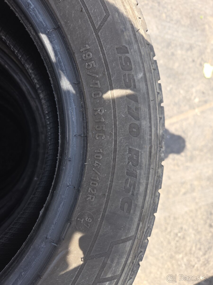 Pirelli 195/70 R15C 6KS - 3