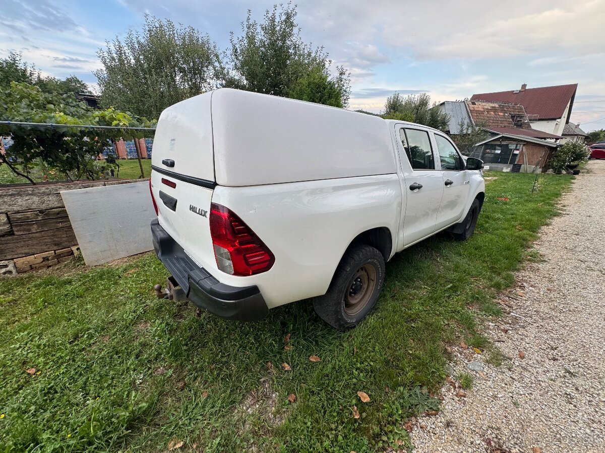 Toyota Hilux 2.4