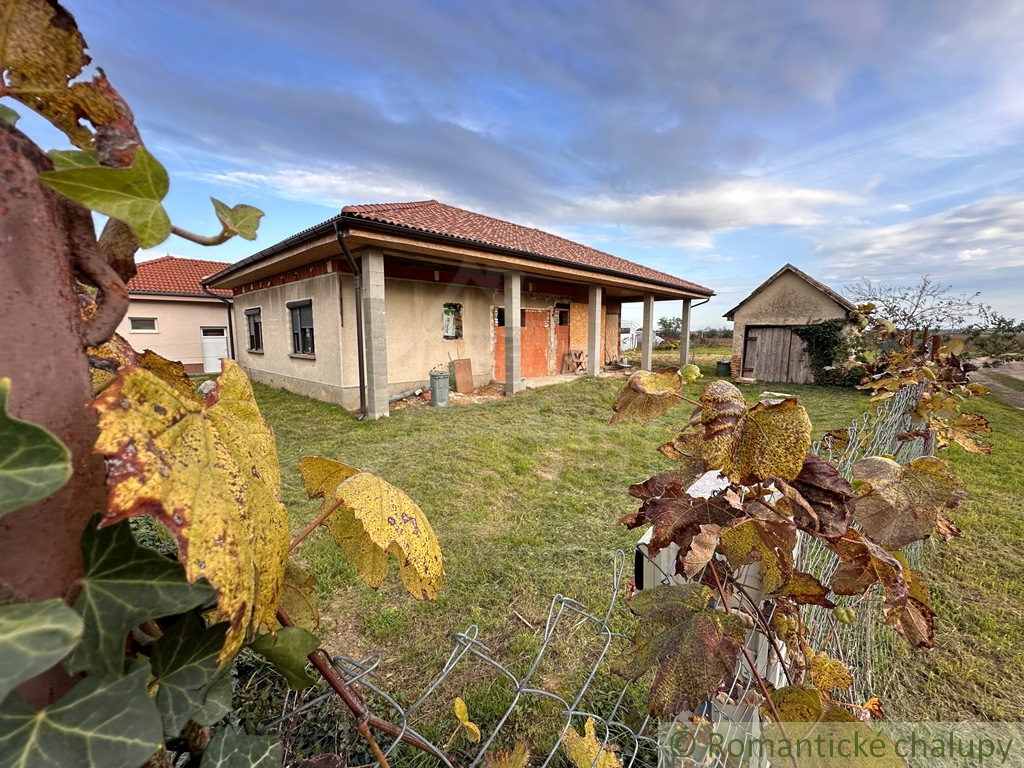 Znížená cena Rozostavaný rodinný dom v kľudnej uličke v - 3