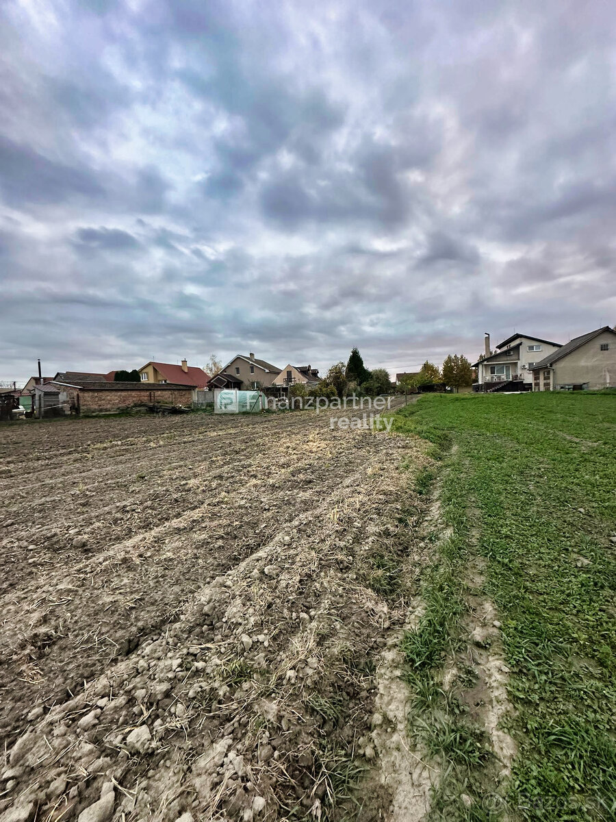 Stavebný pozemok 4702 m² v obci Trstice, Galanta - 3