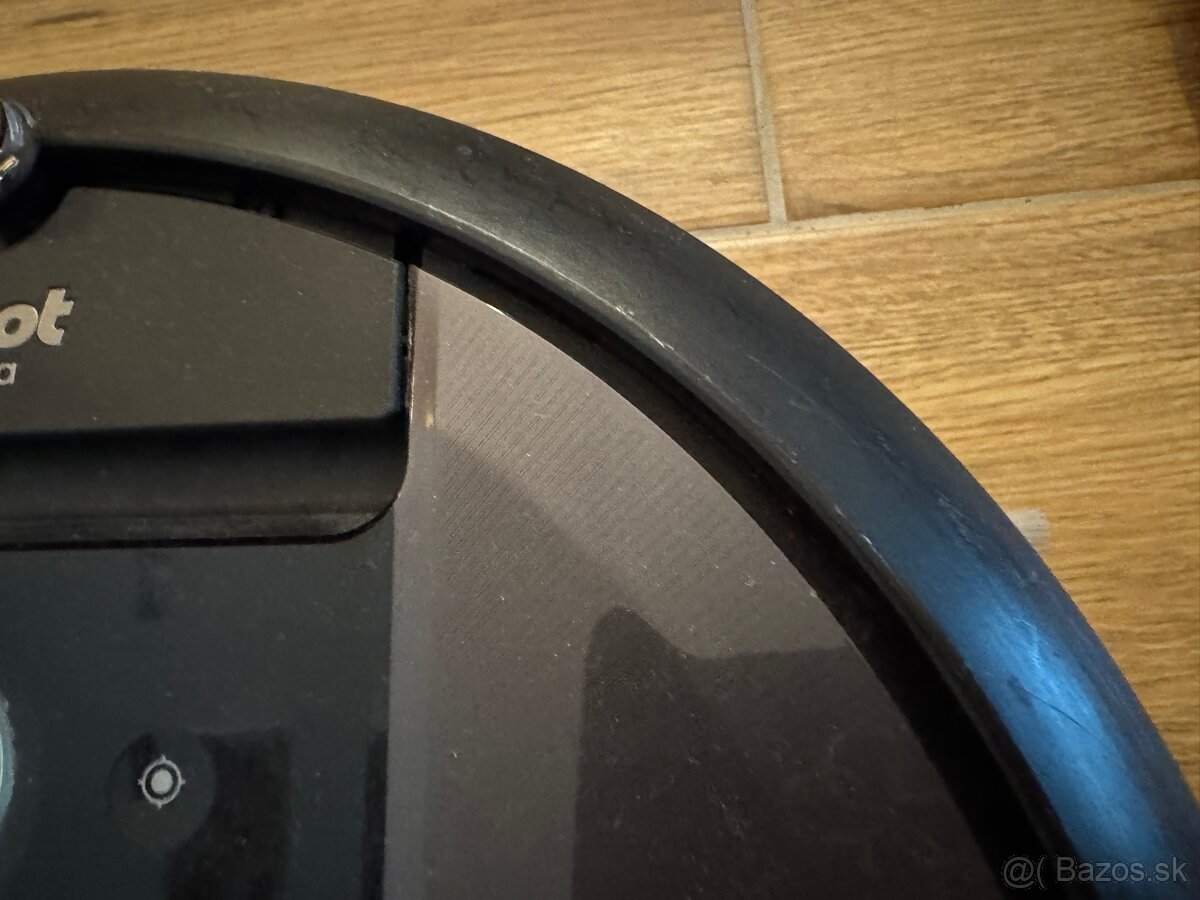 Predám robotický vysávač iRobot Roomba i7 s Clean Base - 3