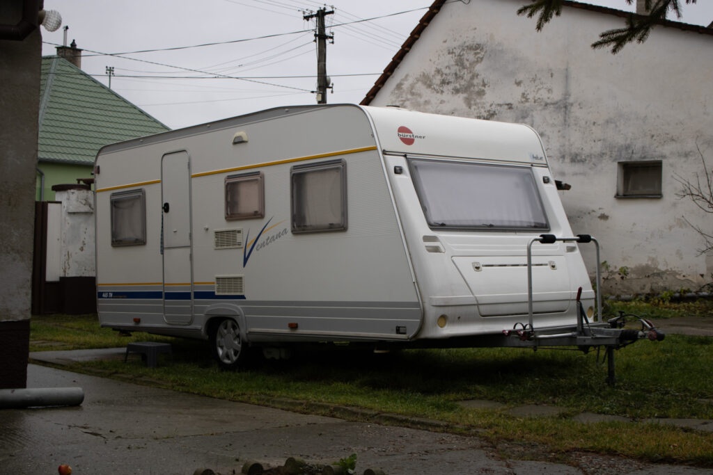 Burstner obytný príves - 3
