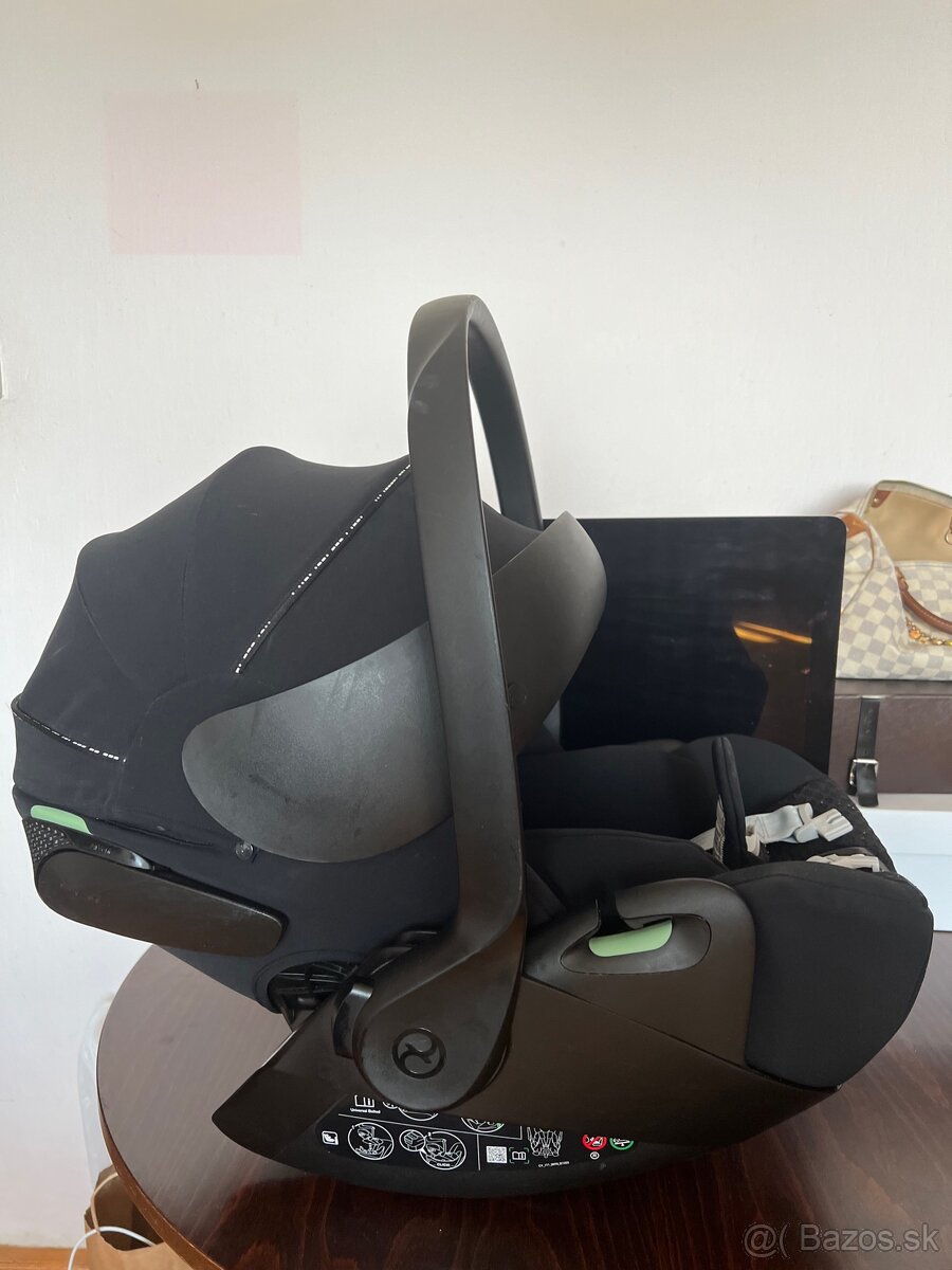 CYBEX Cloud T i-Size Urban Mobility Black - 3