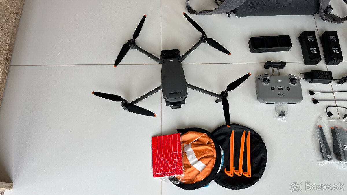 Predám nový dron DJI Mavic 3 v edícii Fly More Combo - 3