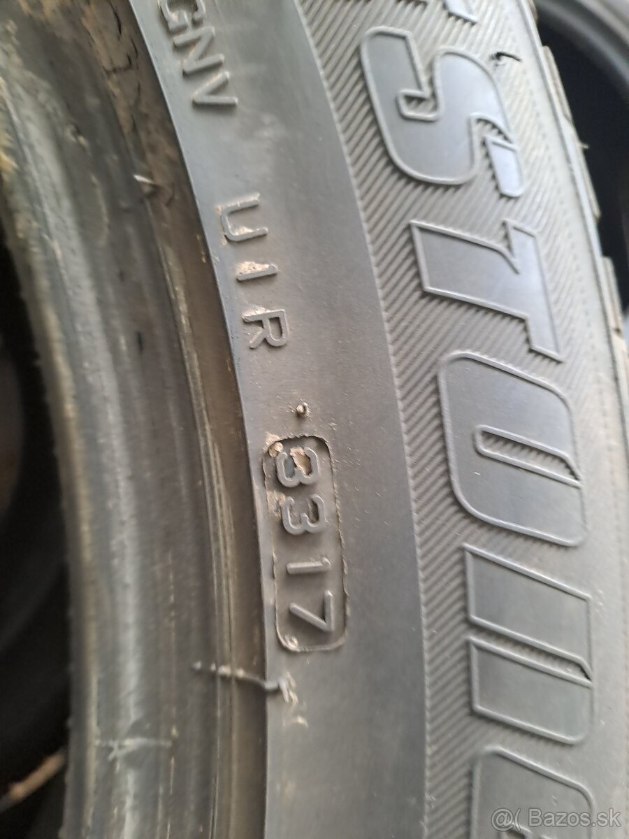 Predam 3 ks zimne pneu Bridgestone 235/50R19 99H - 3