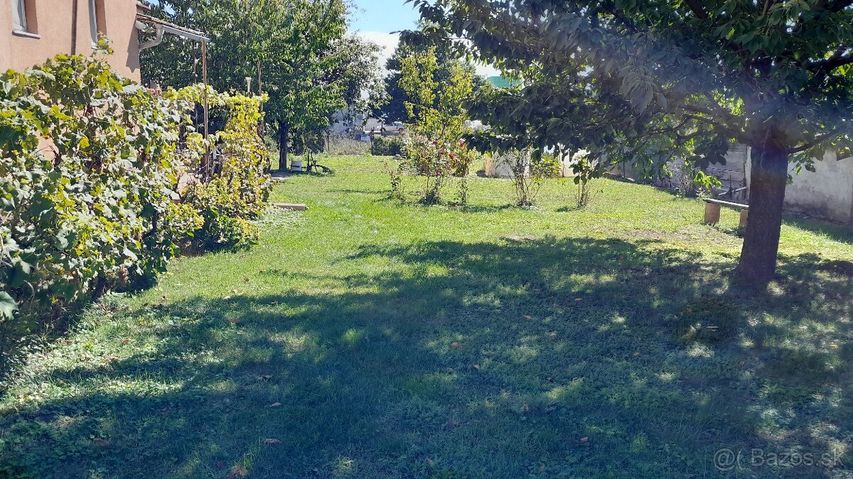 Na predaj priestranný 4-izbový rodinný dom - 3