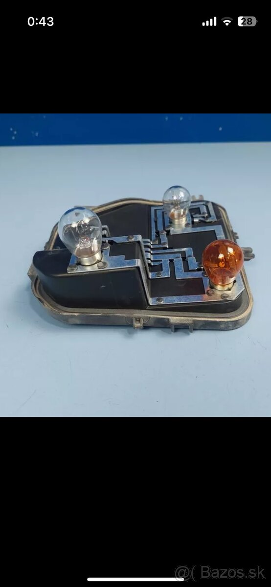 Dacia logan kryt panel drziak zadneho svetla 265505695R - 3