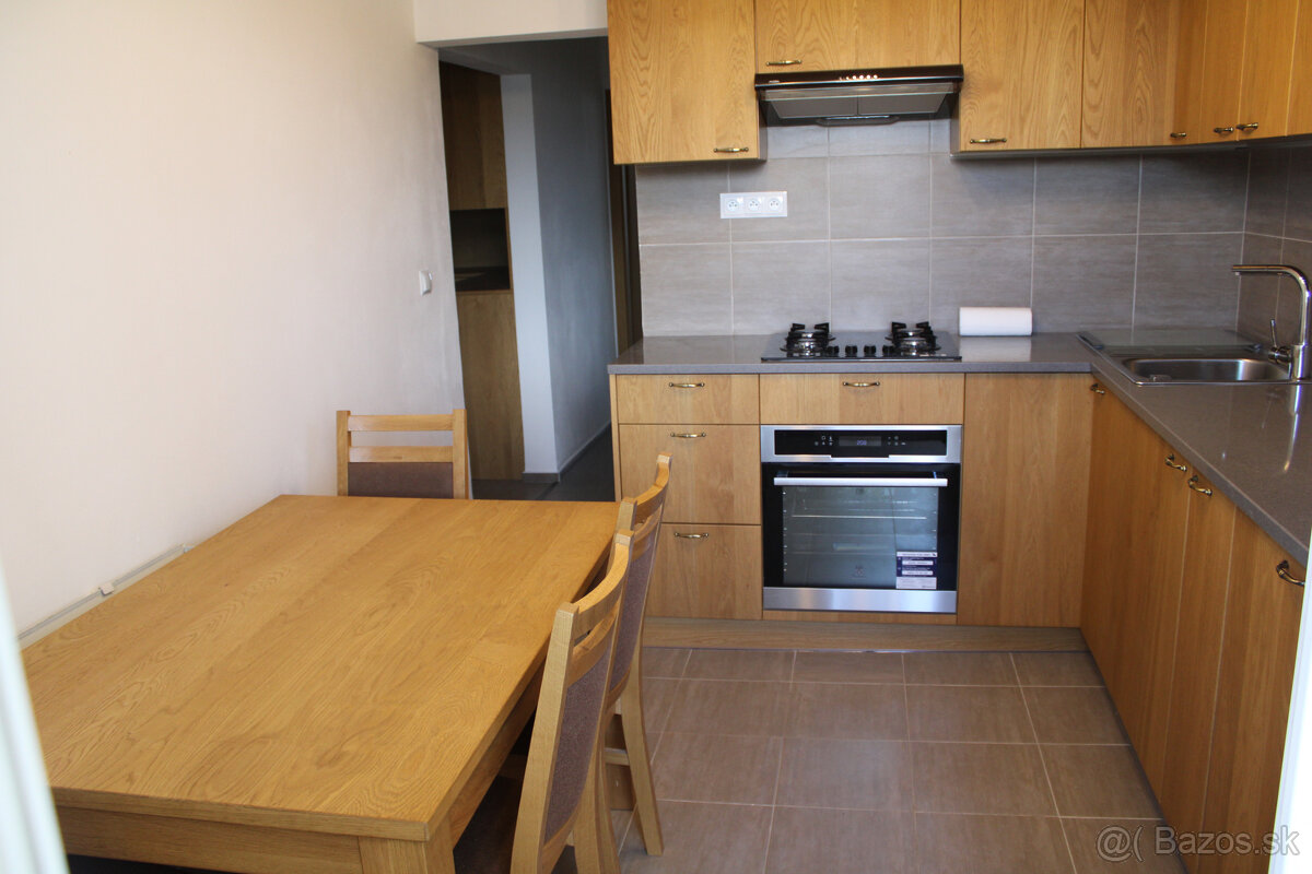 SPEKTRUM REALITY- Na Predaj 3-izbový byt, 72 m2 s loggiou, P - 3