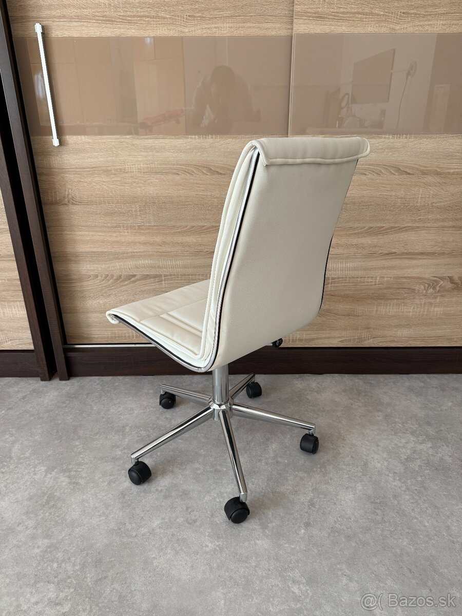 Moderná kancelárska stolička - 3
