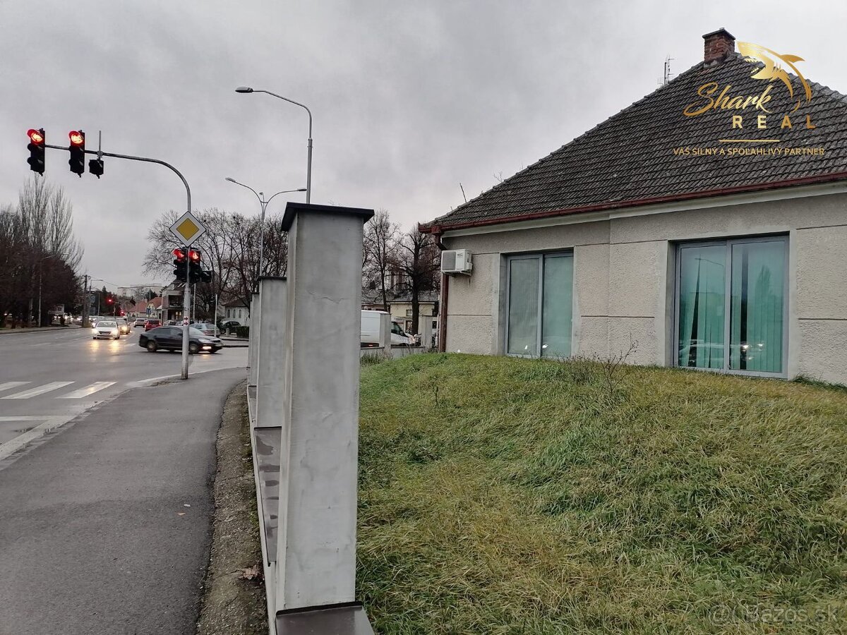 Rodinný dom vhodný na podnikateľské účely. - 3